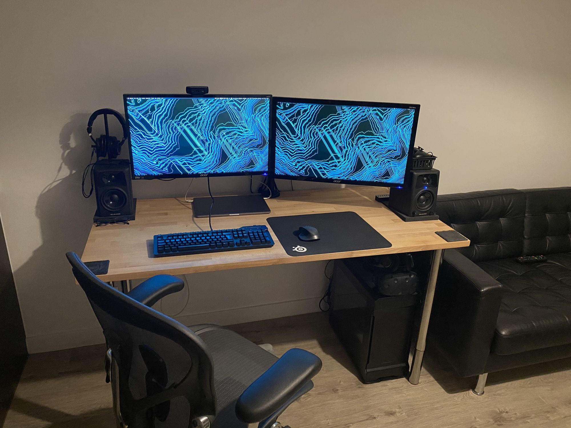 Home desk setup